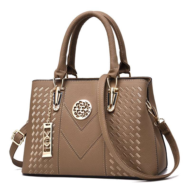 Elegant Embroidered Women’s Handbag – Large Capacity Shoulder & Crossbody Fashion Bag