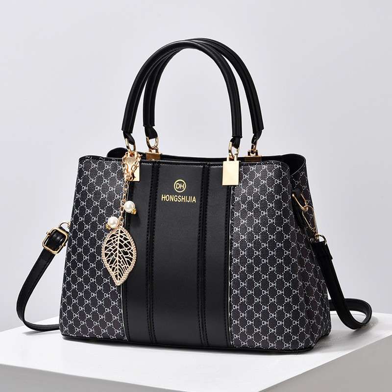 Trendy Mini Crossbody Bag – Stylish Color Matching Women’s Shoulder Bag (Small & Lightweight)